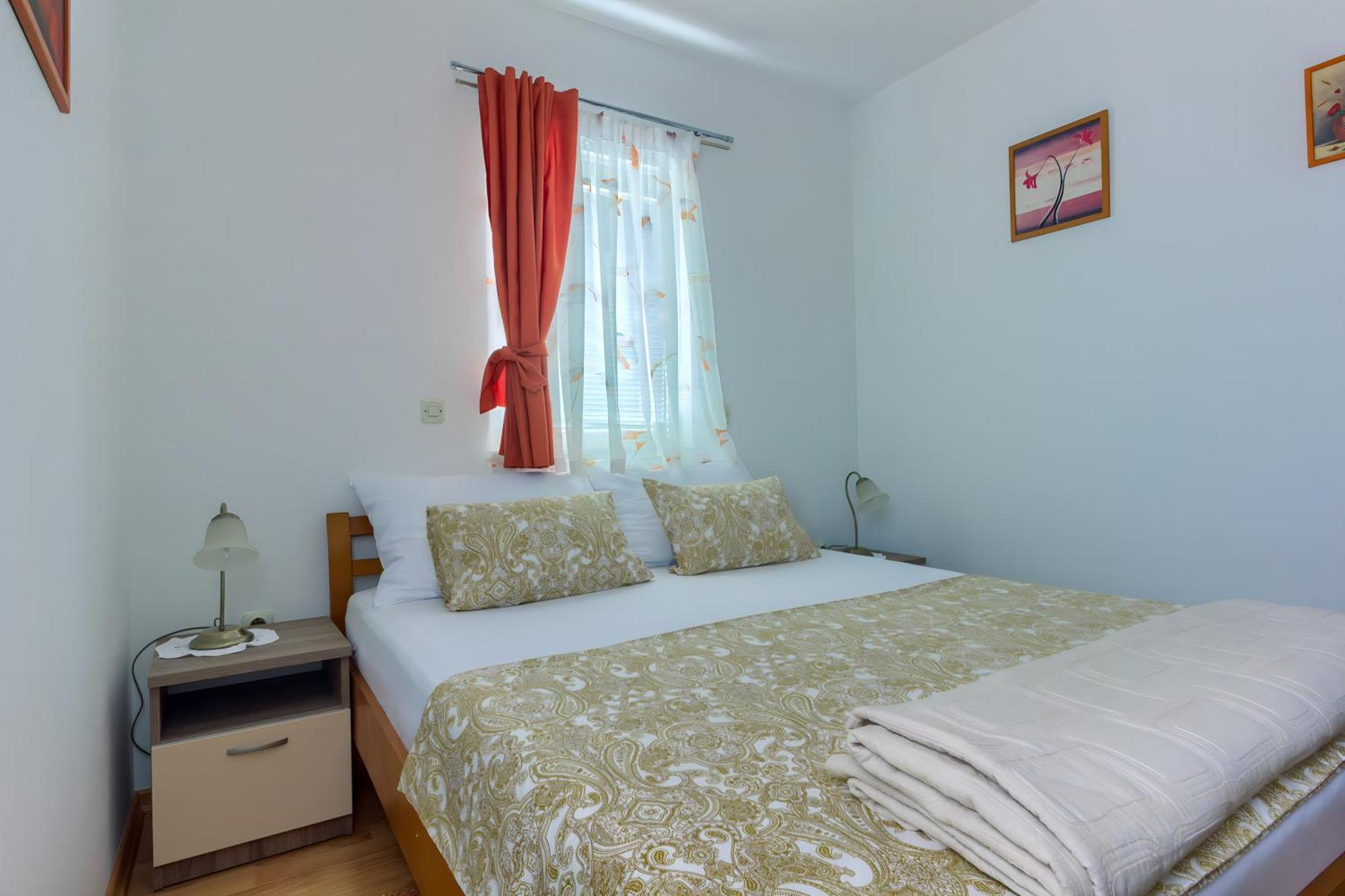 Apartment Jela *