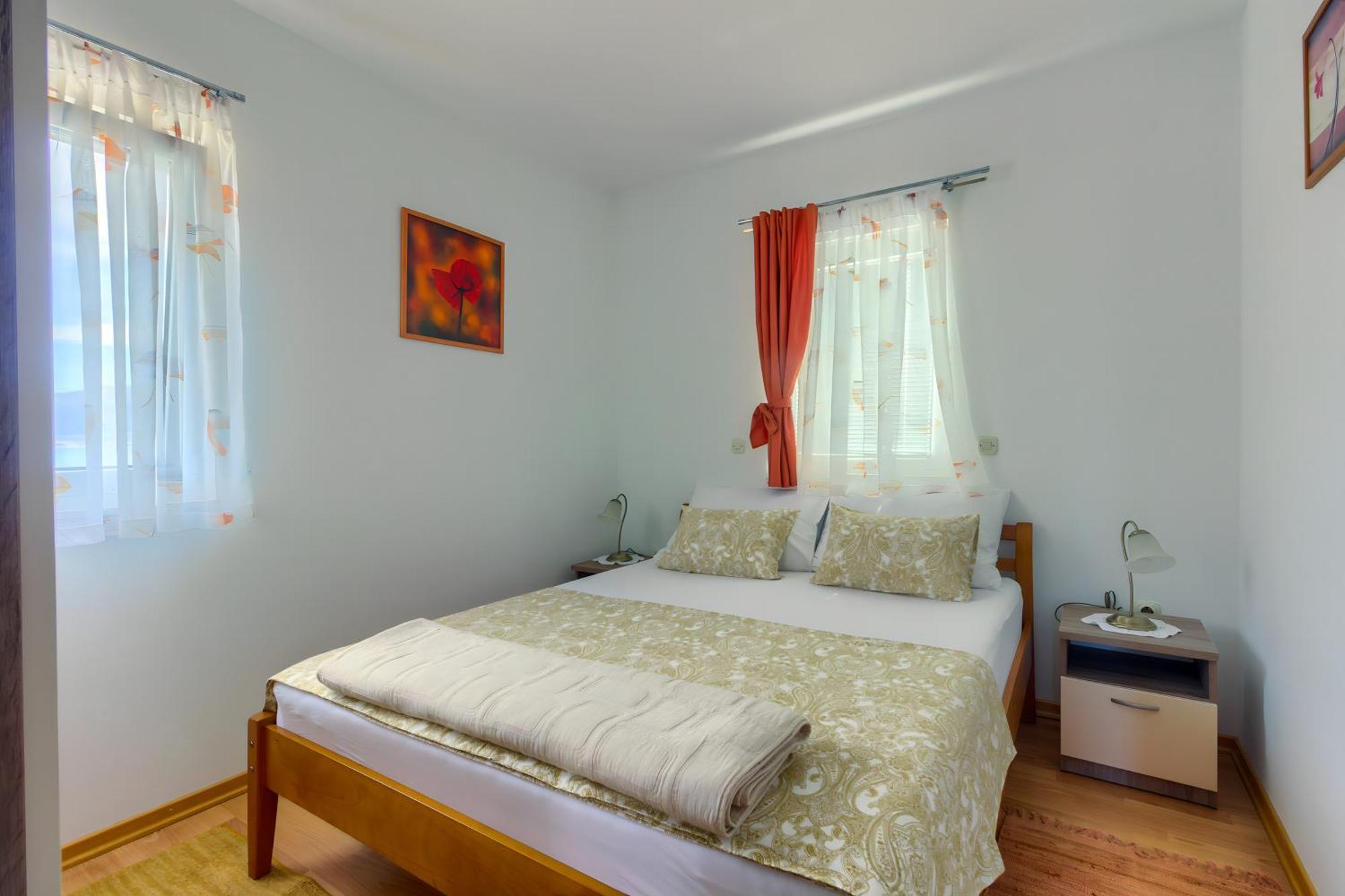 Jela Apartment *